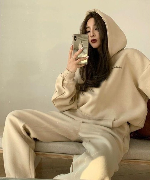 gossip!ロサンゼルス(ゴシップロサンゼルス)の「ビッグシルエット パーカー&スウェットワイドパンツ ルームウェア セットアップ 【裏起毛/普段着でもルームウェアでも】(ルームウェア/パジャマ・レディース・ベージュ/ブラック・FREE)」の8枚目の写真