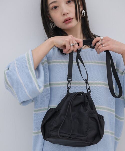kivi(キヴィ)の「ドロストミニキンチャク(ショルダーバッグ・レディース・ブラック/シルバー・ONE SIZE)」の3枚目の写真
