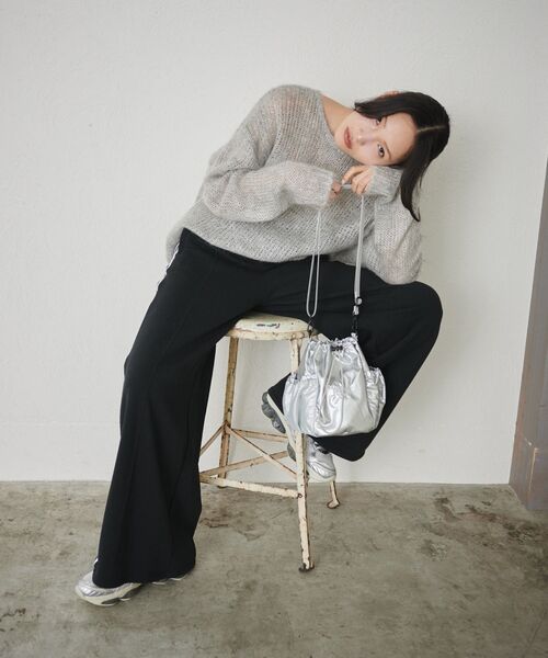 kivi(キヴィ)の「ドロストミニキンチャク(ショルダーバッグ・レディース・ブラック/シルバー・ONE SIZE)」の9枚目の写真