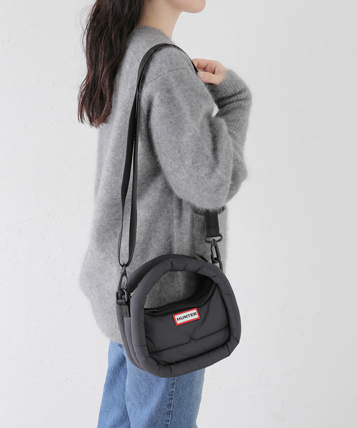 ショルダーバッグ・ポシェット HUNTER [UNISEX] Framed Puffer Mini Hobo Bag White Willow UBX FRAMED PUFFER MINI HOBO – Hunter Singapore