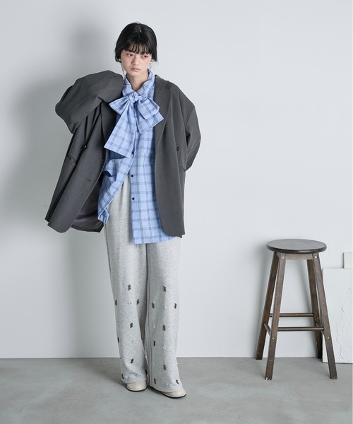 THE YOn（ザヨン）の「ビッグボウタイグラフチェックシャツ（シャツ/ブラウス・レディース・オフホワイト/サックスブルー/ブラウン・FREE）」の13枚目の写真