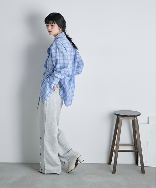 THE YOn（ザヨン）の「ビッグボウタイグラフチェックシャツ（シャツ/ブラウス・レディース・オフホワイト/サックスブルー/ブラウン・FREE）」の9枚目の写真