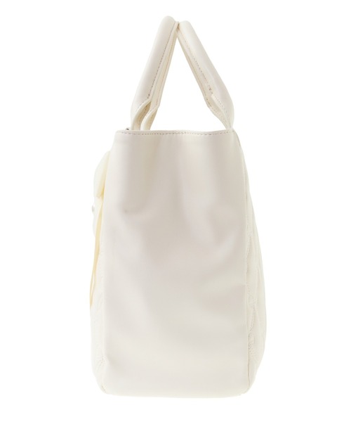 Maison de FLEUR（メゾンドフルール）の「リボンキルティング2Wayバッグ（ショルダーバッグ・レディース・ブルーグレー/アイボリー・FREE）」の7枚目の写真