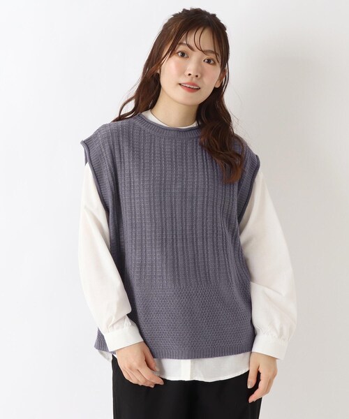 one'sterrace(ワンズテラス)の「柄編み ニットベストブラウスアンサンブル(ベスト・レディース・ベージュ系その他7/グレー系その他7/ブルー系その他7・02)」の1枚目の写真