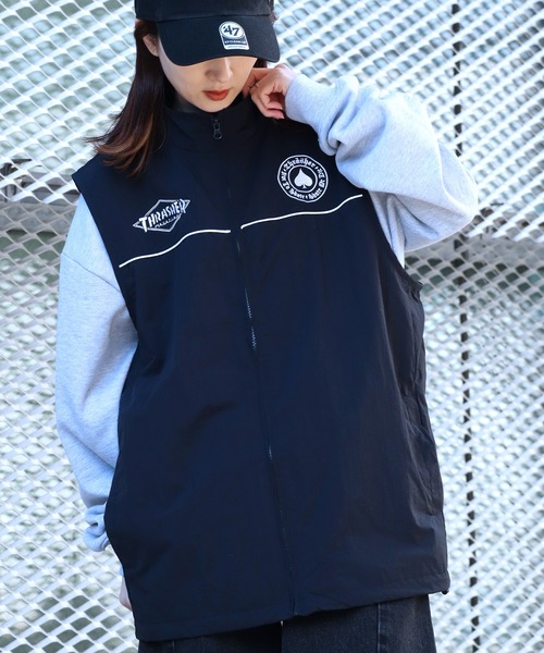 THRASHER（スラッシャー）の「【THRASHER/スラッシャー】リラックスフィット 刺繍ロゴ ナイロンベスト（ベスト・メンズ・ネイビー/ブラック/ライトグレー/チャコールグレー・M/L/XL）」の4枚目の写真