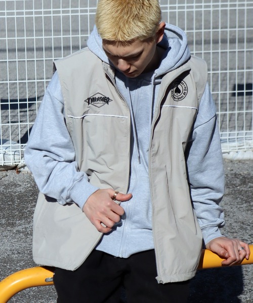 THRASHER（スラッシャー）の「【THRASHER/スラッシャー】リラックスフィット 刺繍ロゴ ナイロンベスト（ベスト・メンズ・ネイビー/ブラック/ライトグレー/チャコールグレー・M/L/XL）」の3枚目の写真