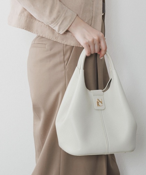 NICAL(ニカル)の「【本革】【NICAL】ラウンドバッグ/554183(ショルダーバッグ・レディース・アイボリー/ブラック/キャメル・FREE)」の2枚目の写真