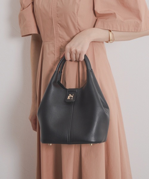 NICAL(ニカル)の「【本革】【NICAL】ラウンドバッグ/554183(ショルダーバッグ・レディース・アイボリー/ブラック/キャメル・FREE)」の13枚目の写真