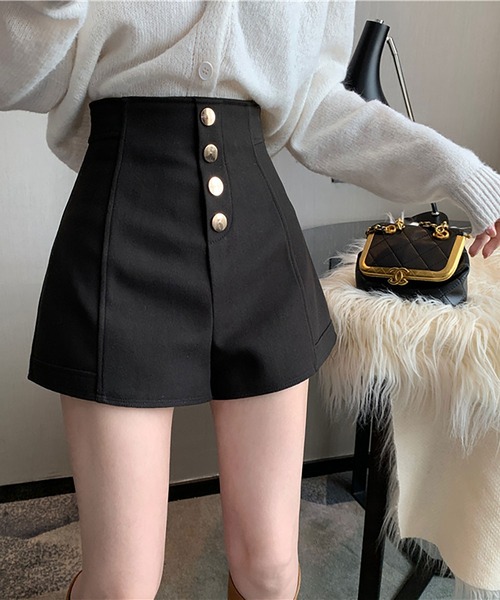 Asterellivi（アステレリビ）の「ハイウエストショートパンツ（その他パンツ・レディース・ライトベージュ/ブラック・S/M/L）」の3枚目の写真