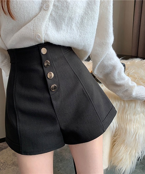 Asterellivi（アステレリビ）の「ハイウエストショートパンツ（その他パンツ・レディース・ライトベージュ/ブラック・S/M/L）」の4枚目の写真