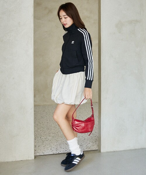 adidas（アディダス）の「adidas/アディダス スリーストライプス ニットトップ　限定展開（ブルゾン・レディース・ブラック/ブラウン・MEDIUM/LARGE）」の8枚目の写真