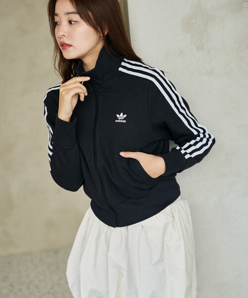 adidas（アディダス）の「adidas/アディダス スリーストライプス ニットトップ　限定展開（ブルゾン・レディース・ブラック/ブラウン・MEDIUM/LARGE）」の9枚目の写真