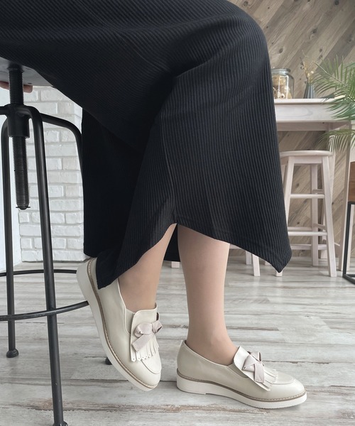 LUGG NAGG（ラグナグ）の「【maschietta】【晴雨兼用】リボンつきタッセルローファー【撥水加工】（パンプス・レディース・オフホワイト/シルバー/ブラック・22.5cm/23.0cm/23.5cm/24.0cm/24.5cm）」の8枚目の写真