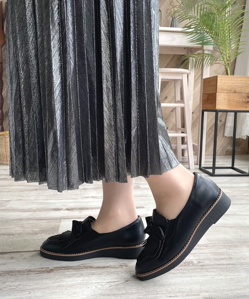 LUGG NAGG（ラグナグ）の「【maschietta】【晴雨兼用】リボンつきタッセルローファー【撥水加工】（パンプス・レディース・オフホワイト/シルバー/ブラック・22.5cm/23.0cm/23.5cm/24.0cm/24.5cm）」の9枚目の写真