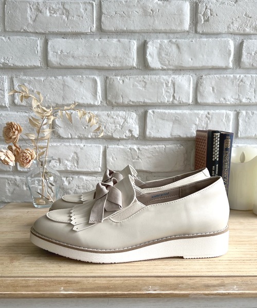 LUGG NAGG（ラグナグ）の「【maschietta】【晴雨兼用】リボンつきタッセルローファー【撥水加工】（パンプス・レディース・オフホワイト/シルバー/ブラック・22.5cm/23.0cm/23.5cm/24.0cm/24.5cm）」の16枚目の写真