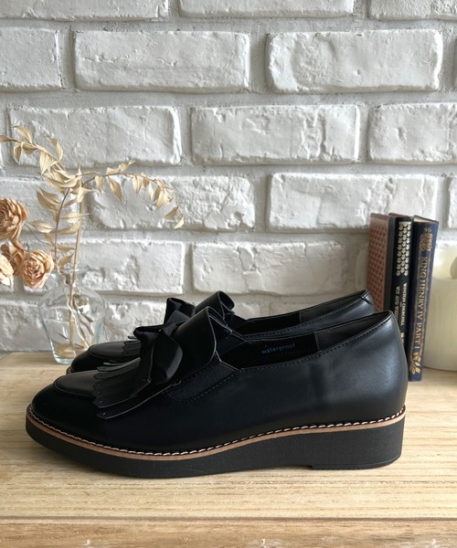 LUGG NAGG（ラグナグ）の「【maschietta】【晴雨兼用】リボンつきタッセルローファー【撥水加工】（パンプス・レディース・オフホワイト/シルバー/ブラック・22.5cm/23.0cm/23.5cm/24.0cm/24.5cm）」の18枚目の写真