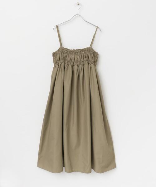 ITEMS URBANRESEARCH（アイテムズ アーバンリサーチ）の「シャーリングキャミワンピース（ワンピース・レディース・ブラック/ベージュ・FREE）」の19枚目の写真