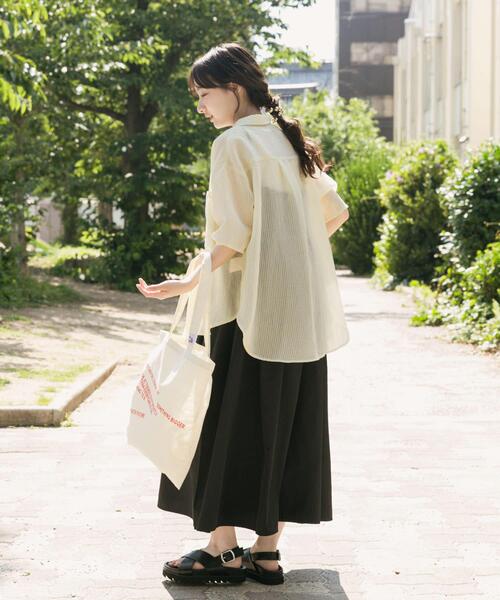 ITEMS URBANRESEARCH（アイテムズ アーバンリサーチ）の「シャーリングキャミワンピース（ワンピース・レディース・ブラック/ベージュ・FREE）」の5枚目の写真