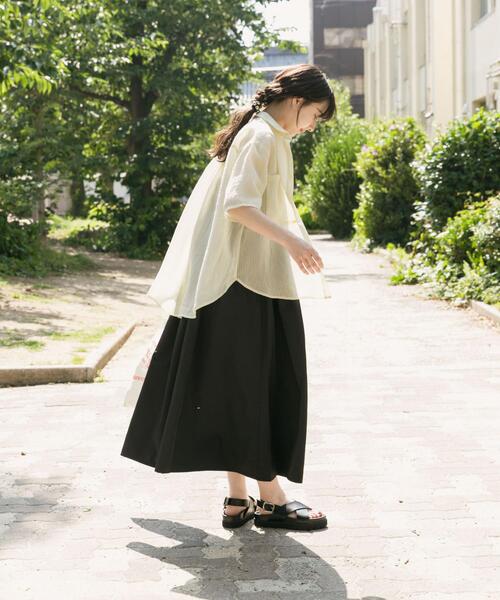 ITEMS URBANRESEARCH（アイテムズ アーバンリサーチ）の「シャーリングキャミワンピース（ワンピース・レディース・ブラック/ベージュ・FREE）」の6枚目の写真