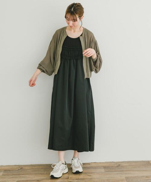 ITEMS URBANRESEARCH（アイテムズ アーバンリサーチ）の「シャーリングキャミワンピース（ワンピース・レディース・ブラック/ベージュ・FREE）」の15枚目の写真