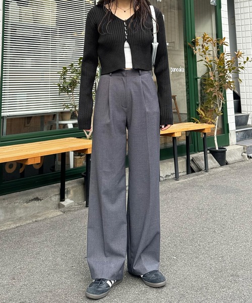 LE MORE（リモア）の「ボタンリブショートカーディガン（カーディガン/ボレロ・レディース・ブラック/アイボリー/ブルー/チャコール・FREE）」の7枚目の写真