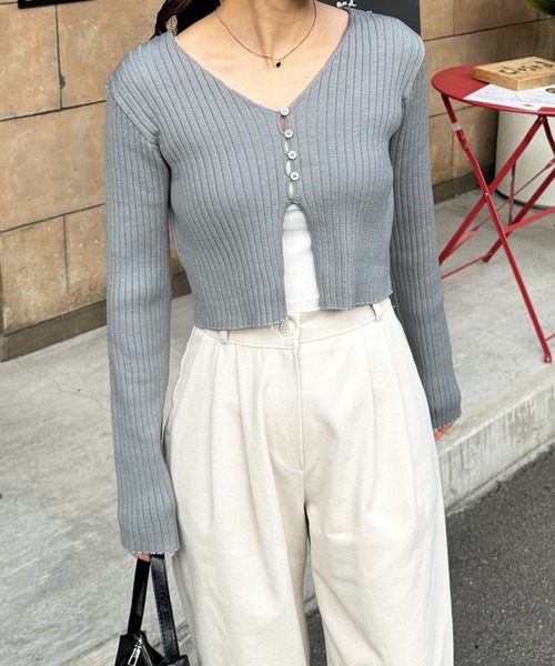 LE MORE（リモア）の「ボタンリブショートカーディガン（カーディガン/ボレロ・レディース・ブラック/アイボリー/ブルー/チャコール・FREE）」の10枚目の写真