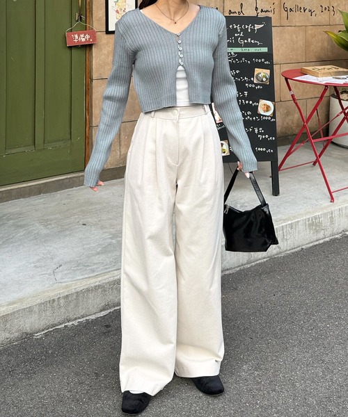 LE MORE（リモア）の「ボタンリブショートカーディガン（カーディガン/ボレロ・レディース・ブラック/アイボリー/ブルー/チャコール・FREE）」の13枚目の写真