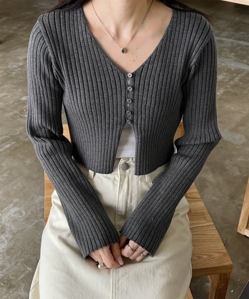 LE MORE（リモア）の「ボタンリブショートカーディガン（カーディガン/ボレロ・レディース・ブラック/アイボリー/ブルー/チャコール・FREE）」の19枚目の写真