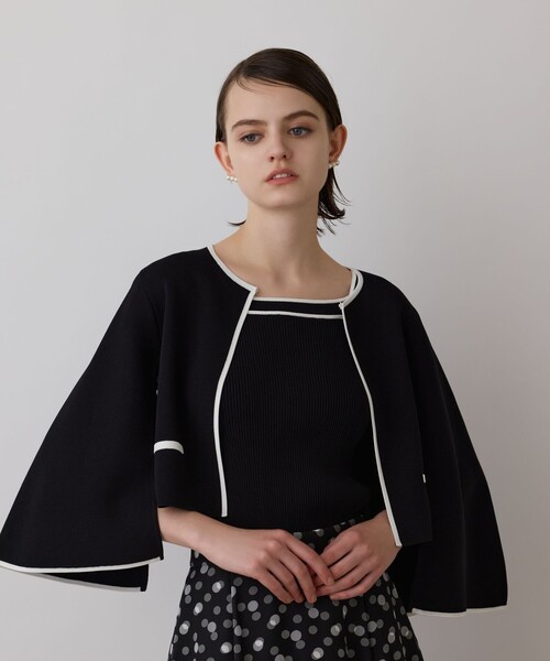 GRACE CONTINENTAL（グレースコンチネンタル）の「バイカラースリットニットカーディガン（カーディガン/ボレロ・レディース・ブラック/ブルー/ホワイト・36）」の2枚目の写真