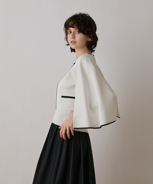 GRACE CONTINENTAL（グレースコンチネンタル）の「バイカラースリットニットカーディガン（カーディガン/ボレロ・レディース・ブラック/ブルー/ホワイト・36）」の8枚目の写真