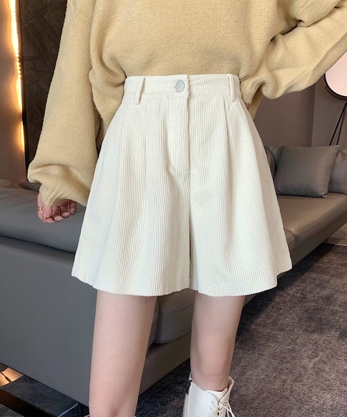 Lace Ladies(レースレディース)の「コーデュロイ タック ハイウエスト フレア ショート パンツ(その他パンツ・レディース・ブラック/アイボリー/ブラウン・S/M/XL)」の2枚目の写真