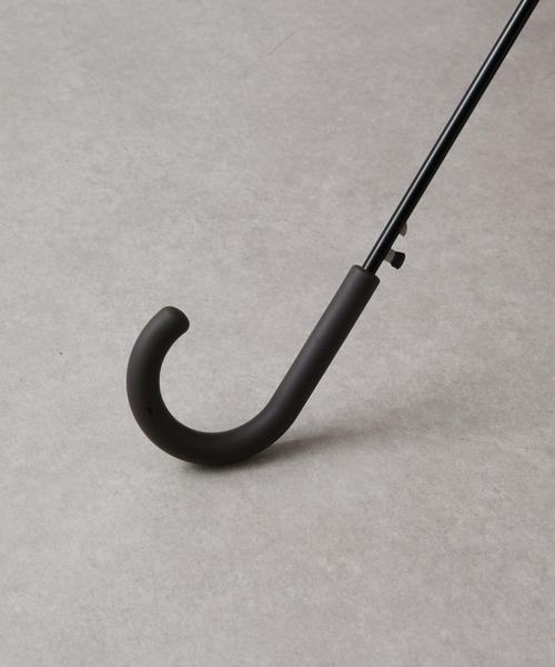 COLONY 2139(コロニートゥーワンスリーナイン)の「パイピングカラービニール傘 65cm(長傘・レディース・ブラック/ブラウン/ネイビー・FREE)」の9枚目の写真