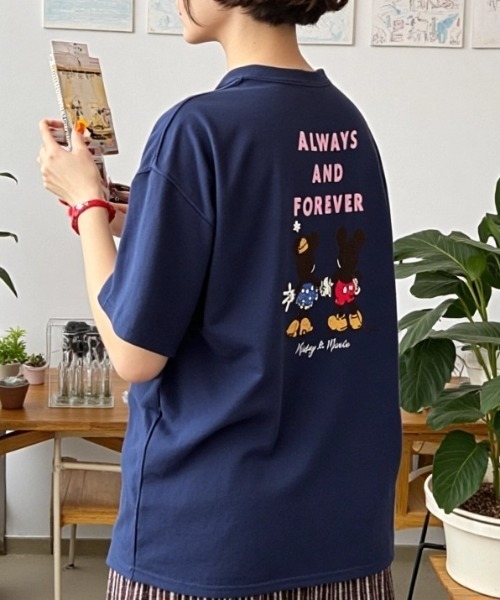 Disney(ディズニー)の「Disney/ディズニー オーバーサイズ ミッキ キャラクター サガラ フロッキー 刺繍 半袖Tシャツ(Tシャツ/カットソー・レディース・アッシュグレー/パープル系その他/イエロー系その他/ブルー系その他2/ブルー系その他3/ブラック系その他/ベージュ系その他/グリーン系その他/スミクロ/ブルー系その他/グレー系その他2/グリーン系その他3/レッド/ホワイト/ピンク系その他/ブラック系その他3/パープル系その他2/グリーン系その他2/グレー系その他/ブラック系その他2/ホワイト系その他2/ホワイト系その他/ブラック系その他4/ブラック系その他5・M/L)」の18枚目の写真