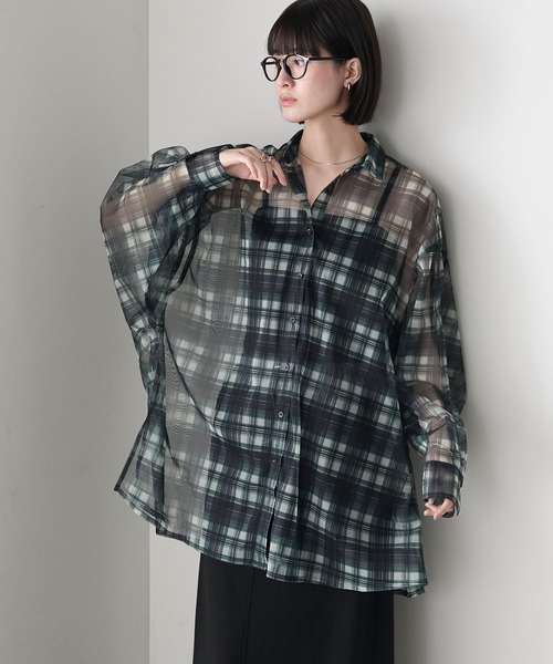 forksy.(フォルクシー)の「【forksy.】ルーズスリーブ シアーチェックビッグシャツ(シャツ/ブラウス・レディース・グリーン系/ネイビー系・FREE)」の2枚目の写真