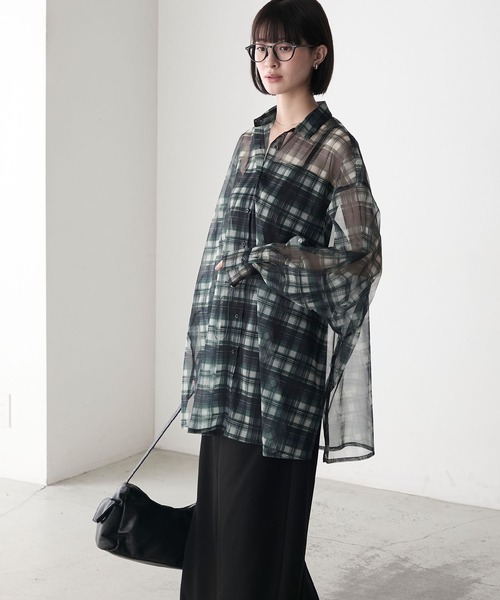 forksy.(フォルクシー)の「【forksy.】ルーズスリーブ シアーチェックビッグシャツ(シャツ/ブラウス・レディース・グリーン系/ネイビー系・FREE)」の6枚目の写真