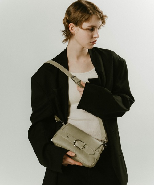 Knuth Marf（クヌースマーフ）の「front belt shoulder bag（ショルダーバッグ・レディース・レッド/ミント・ONE SIZE）」の3枚目の写真