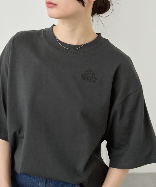 Kappa（カッパ）の「Kappa/カッパ 別注 ロゴ刺繍 オーバーサイズ半袖Tシャツ（Tシャツ/カットソー・レディース・オフホワイト/ブラック/チャコール/ダークネイビー/ライトグレー/ダークブラウン・M/L）」の4枚目の写真