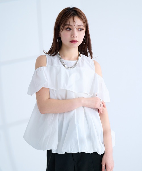 Ellno de Mavie(エルノデメヴィ)の「バルーンオフショルトップス(シャツ/ブラウス・レディース・オフホワイト/グレー系その他/ブラック・FREE)」の22枚目の写真