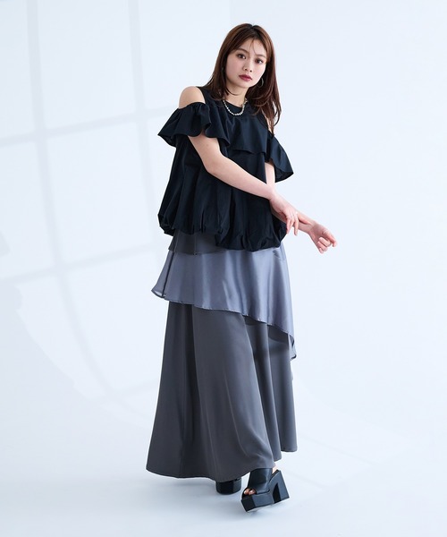 Ellno de Mavie(エルノデメヴィ)の「バルーンオフショルトップス(シャツ/ブラウス・レディース・オフホワイト/グレー系その他/ブラック・FREE)」の12枚目の写真
