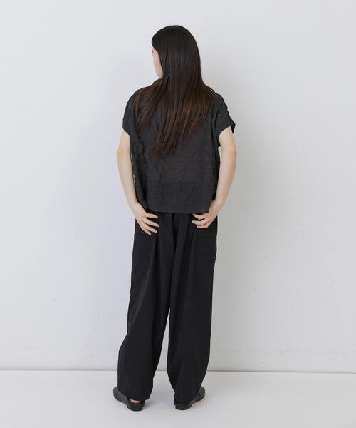 conges payes ADIEU TRISTESSE（コンジェ ペイエ アデュートリステス）の「タックフリルブラウス（シャツ/ブラウス・レディース・ネイビー/ブルー系その他/ブラウン系その他・38）」の19枚目の写真