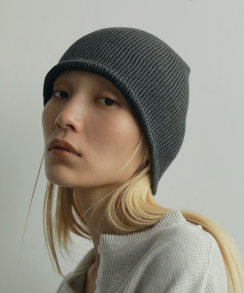 anuke(アンヌーク)の「Knit Beanie(ニットキャップ/ビーニー・レディース・チャコールグレー/ブラック/アイボリー・FREE)」の3枚目の写真