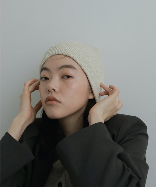 anuke(アンヌーク)の「Knit Beanie(ニットキャップ/ビーニー・レディース・チャコールグレー/ブラック/アイボリー・FREE)」の7枚目の写真
