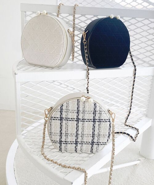 MAJESTIC LEGON(マジェスティックレゴン)の「レディサークルバッグ(ショルダーバッグ・レディース・アイボリー/ブラック/ホワイト系その他2・FREE)」の17枚目の写真