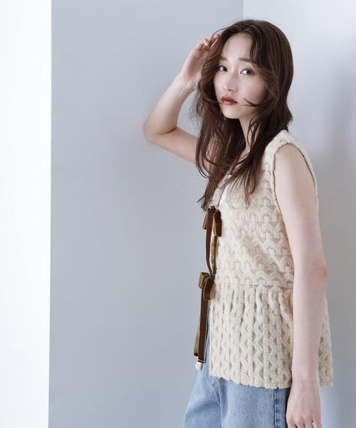 NATURAL BEAUTY BASIC（ナチュラルビューティーベーシック）の「◇フェザーレースジレ（シャツ/ブラウス・レディース・ブラウン系その他/ベージュ系その他・FREE）」の2枚目の写真