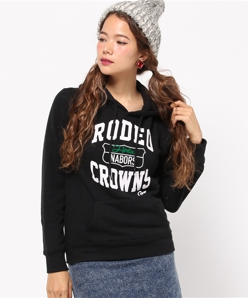 RODEO CROWNS WIDE BOWL(ロデオクラウンズワイドボウル)の「RCS カレッジ ロゴ スウェット パーカー(パーカー・レディース・ブラック/トップグレー/ボルドー・SMALL/MEDIUM)」の1枚目の写真