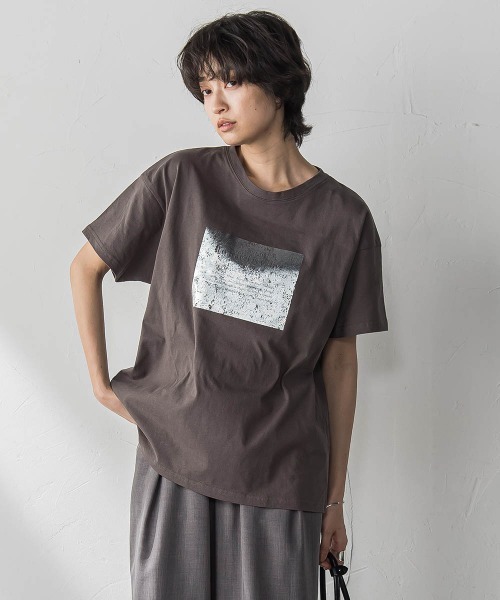 MAYSON GREY（メイソングレイ）の「【WEB限定】スクエア箔オーバーサイズTシャツ≪手洗い可能≫（Tシャツ/カットソー・レディース・オフホワイト/ブラック/チャコールグレー・M）」の3枚目の写真