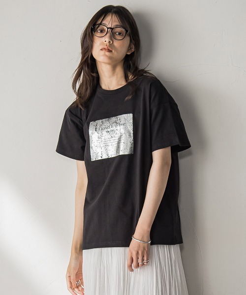 MAYSON GREY（メイソングレイ）の「【WEB限定】スクエア箔オーバーサイズTシャツ≪手洗い可能≫（Tシャツ/カットソー・レディース・オフホワイト/ブラック/チャコールグレー・M）」の2枚目の写真