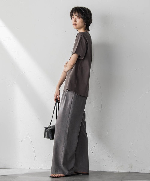 MAYSON GREY（メイソングレイ）の「【WEB限定】スクエア箔オーバーサイズTシャツ≪手洗い可能≫（Tシャツ/カットソー・レディース・オフホワイト/ブラック/チャコールグレー・M）」の5枚目の写真