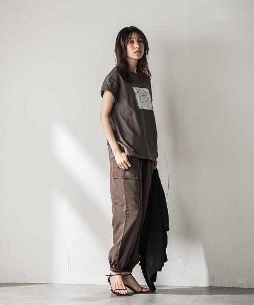 MAYSON GREY（メイソングレイ）の「【WEB限定】スクエア箔オーバーサイズTシャツ≪手洗い可能≫（Tシャツ/カットソー・レディース・オフホワイト/ブラック/チャコールグレー・M）」の9枚目の写真