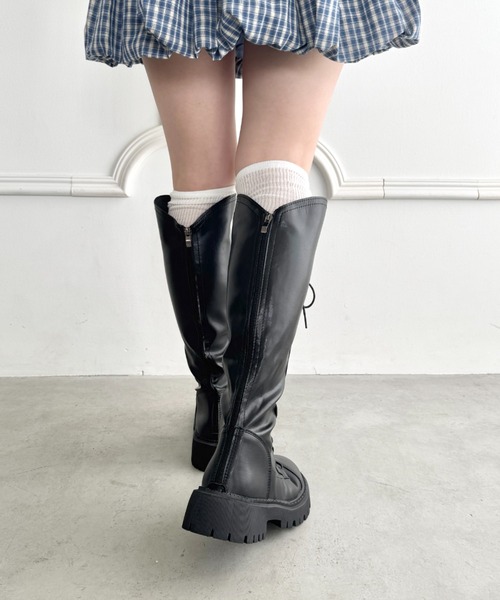 Loueme（ルエム）の「バックファスナーレースアップロングブーツ（ブーツ・レディース・ブラック/ブラウン・23.5cm/24.5cm）」の15枚目の写真